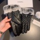 .Chanel Chanel 2022 fall and winter lazy rabbit hair messy embroidery   Sheepskin gloves   mobile touch screen, worth comparing    the same paragraph of different qualities, kill the market poor products, imported first-