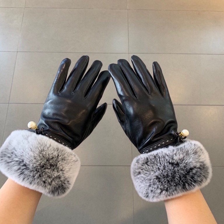 Chanel ~ Chanel Italian export original single tail single touch screen gloves Adopted top white goatskin  lazy rabbit   hair, feel softer and more delicate Skin-friendly, better warmth Natural dyes, low-temperature dyei