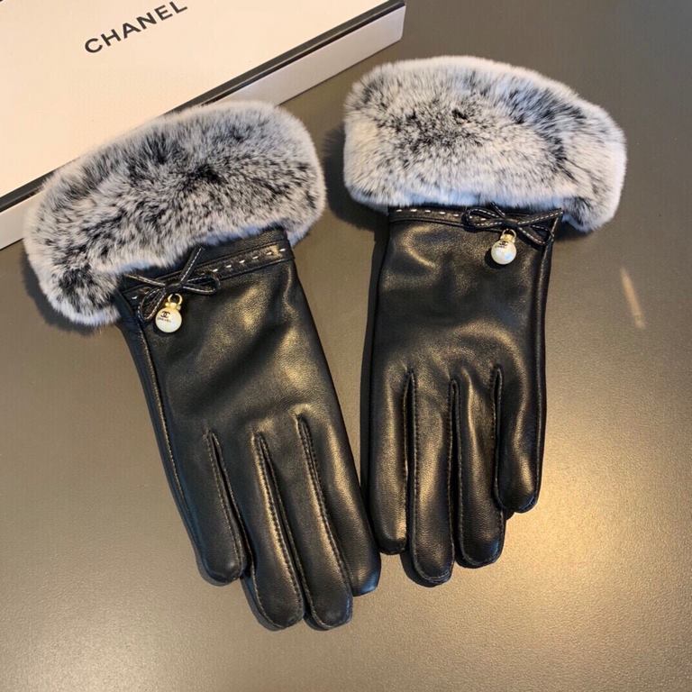 Chanel ~ Chanel Italian export original single tail single touch screen gloves Adopted top white goatskin  lazy rabbit   hair, feel softer and more delicate Skin-friendly, better warmth Natural dyes, low-temperature dyei