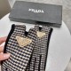 PRADA Prada 2022 fall and winter wool wool gloves   worth comparing     the same paragraph of different quality, kill the market poor product, wool lining padded   classic but not fashionable models. Like can get into th