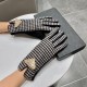 PRADA Prada 2022 fall and winter wool wool gloves   worth comparing     the same paragraph of different quality, kill the market poor product, wool lining padded   classic but not fashionable models. Like can get into th