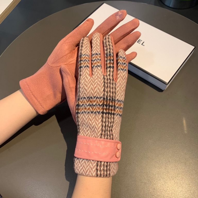 With packaging2022 new Chanel Chanel counter new wool gloves, fashion gloves, fall and winter warm padded lining, on the hand super comfortable and soft, versatile! Average size