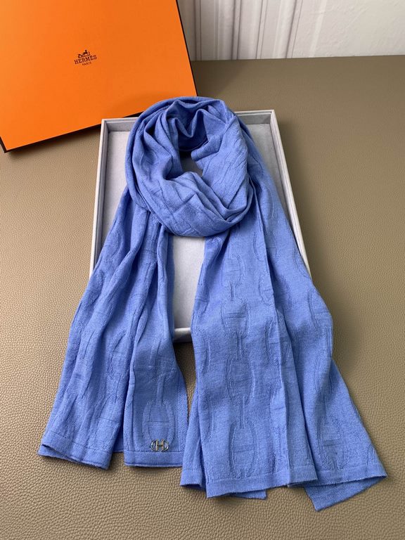 [Metal buckle new knitted long scarf] earlier than the domestic counter! To get your hands on tight, the next few months will certainly be fire! Listen to the buyer said H this has a lot of netroots celebrities stars hav