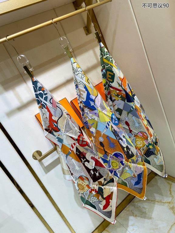 Silk new   bought said good-looking   recommended   [incredible 90] double-sided same color silk square scarf, top craftsmanship value   Hermes counter models     three-dimensional presentation of the pattern pattern in 