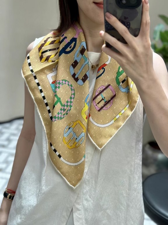 [Jacquard high luxury quality]This year's main size New   Don't say she's small, but actually it's a very delicate size Clean and sophisticated! Once you know it, you'll fall in love with it.[H Scarf buttons assembled]70