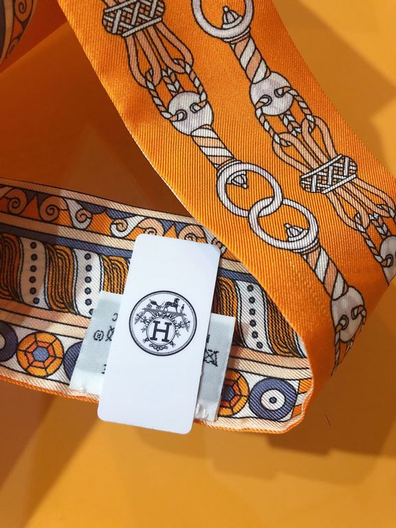 Price. PHMS2276   Hermès [Harnais en rosace] Ribbon   In a Renaissance-style geometric pattern, infused with its own unique style, liberating the outline of the rose window and breaking its symmetry, a large number of ho