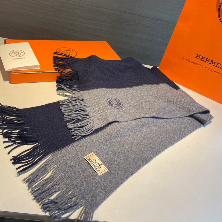 Men and women with the same model, 100% pure cashmere Hermes (Hermes) synchronization counter, high-end cashmere knitted scarf! Can be formal, can be casual, very Classical design. This knitting method is more difficult,