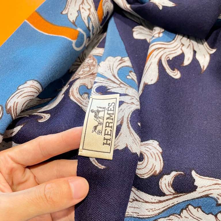 Counter synchronization new printed cashmere ah. Scarf   bull burst models   value return cashmere print   absolutely will scream     this section is Hermes HERMES limited edition top visual feast   counters limited edit