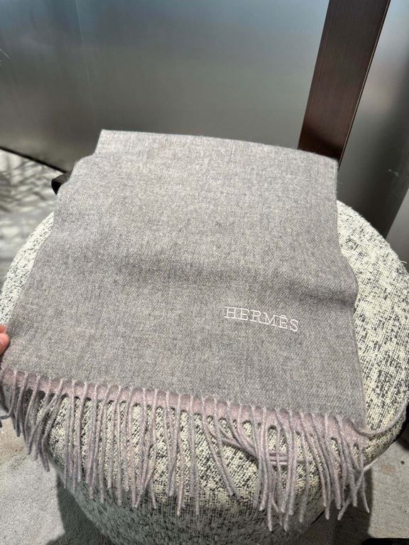 PriceHERMES   Hermes 2023 Paris fashion show business men and women universal double-sided cashmere shawl   OEM selected the best ultra-fine cashmere fibers for hand combing time-consuming and labor-intensive, and then s