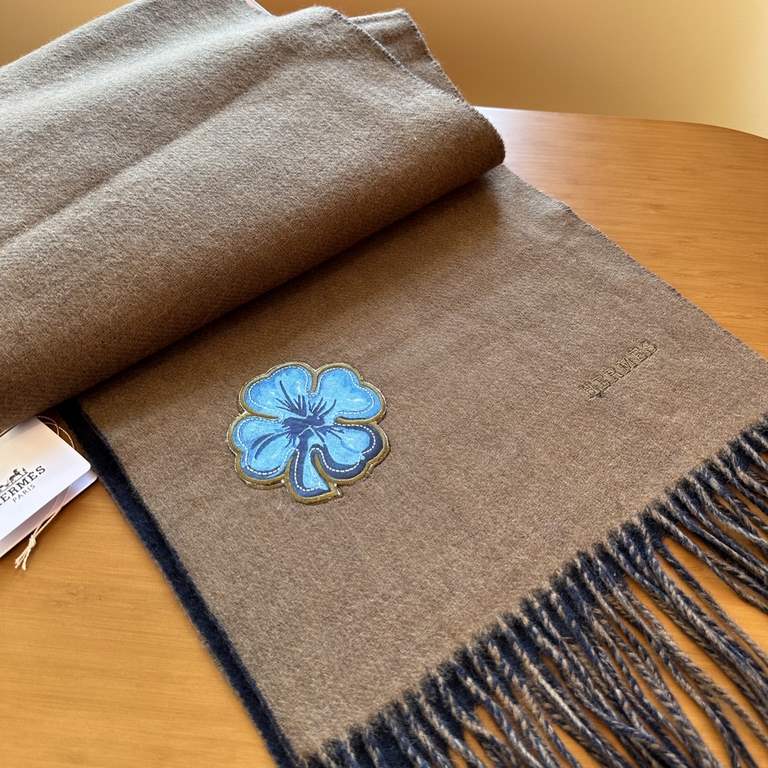 Hermes winter new men and women can be used [double-sided cashmere long scarf], you can go and see for yourself Oh, his family's price is estimated to make you step back, too expensive, simply the price of the aristocrat