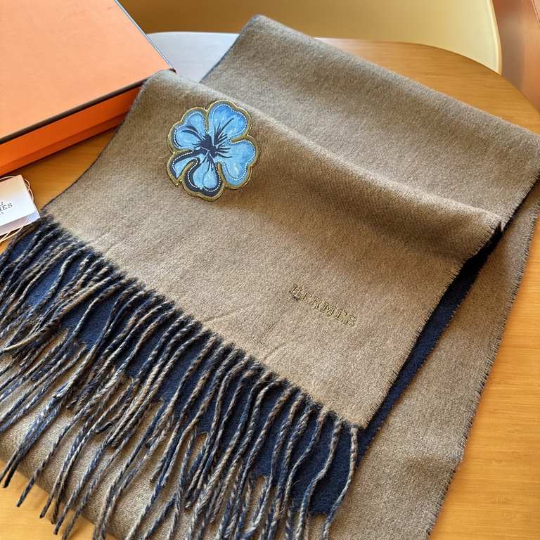 Hermes winter new men and women can be used [double-sided cashmere long scarf], you can go and see for yourself Oh, his family's price is estimated to make you step back, too expensive, simply the price of the aristocrat