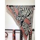 RHMS2285 Hermes [Zebra Pegasus] velvet large triangle scarf, counter synchronization! As well as the untamed nature of the zebra, the legend is reinterpreted on this silk scarf. Pegasus is the mount of Zeus, where the ho