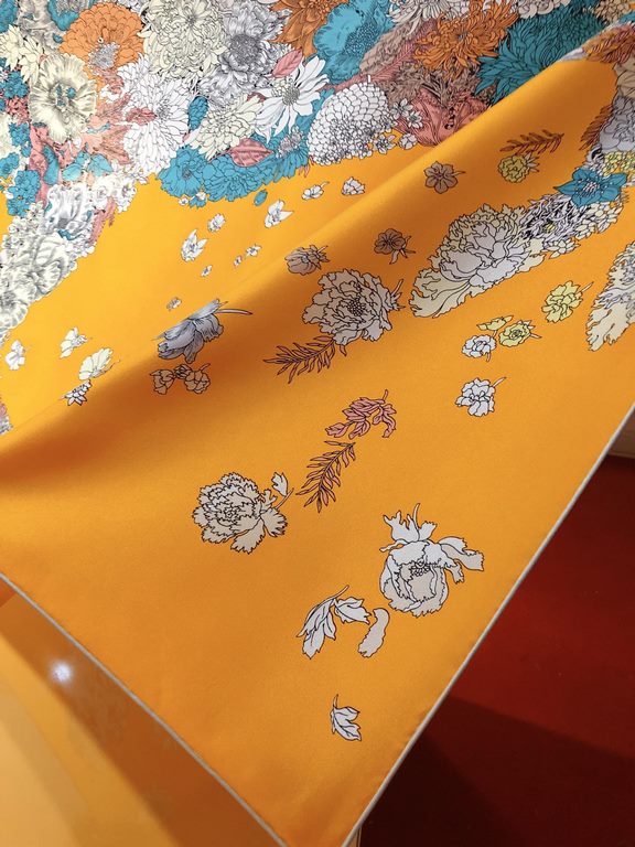 SHMS2275 First come, first served  Hermès' newest [Flora] 90cm silk square scarf  Spring is in the air, and a stallion rises up with hooves raised in a proud manner, just like the muse - Flora, the goddess of flowers, ar