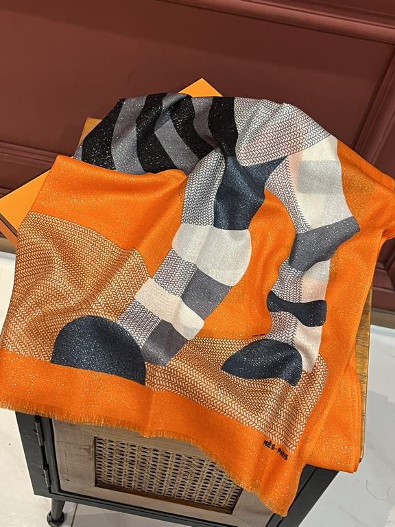 The scarf that glows and shines is new    Buy them all and say they look good Recommended [Pony Jumping] Top craftsmanship is a great value Hermès counter pop-ups   The three-dimensional rendering of the pattern pattern 