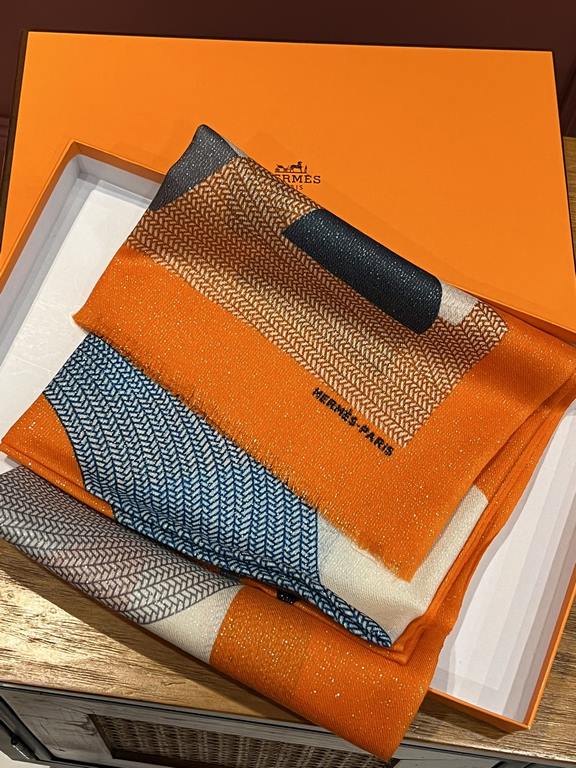 The scarf that glows and shines is new    Buy them all and say they look good Recommended [Pony Jumping] Top craftsmanship is a great value Hermès counter pop-ups   The three-dimensional rendering of the pattern pattern 