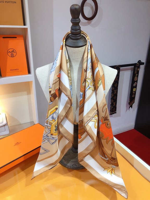 SHMS2321 ORIGINAL ORIGINAL HERMES [Reins and Fate] 90cm Silk Square Scarf  Have you ever heard of Clotho, Lachesis and AtroPos They are the three sisters of fate in Greek mythology, in charge of the thread of life, the d