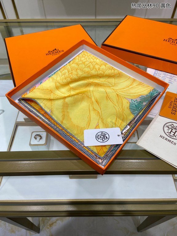 Silk new   bought said good-looking   recommended   [Tropical Rainforest 90] silk square scarf, the top process value   Hermes counter models     three-dimensional rendering of the pattern pattern in kind grade is extrem