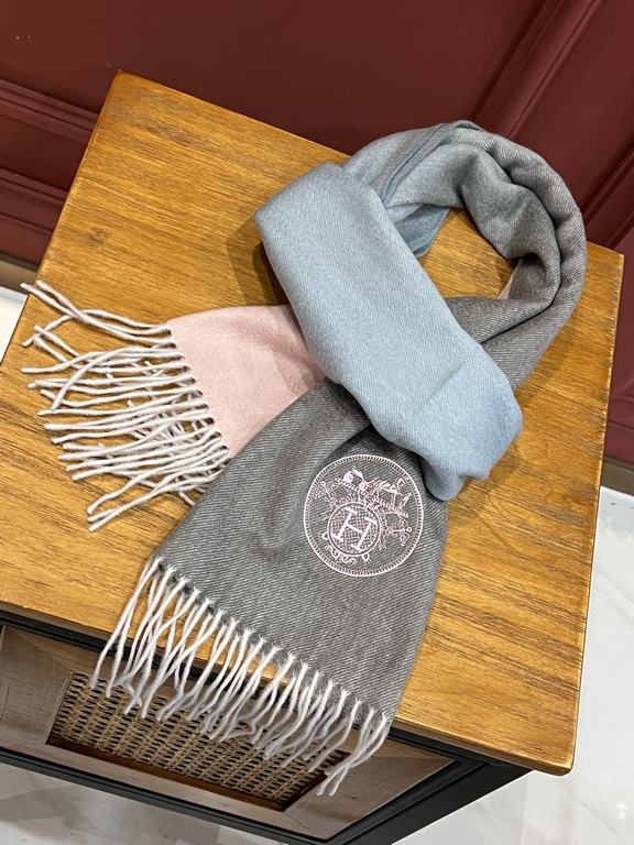 Price   too beautiful   Hermes beauty to scream   counter the latest models   England and Europe and the United States model multi-color gradient is another that is fashionable and practical large scarf 