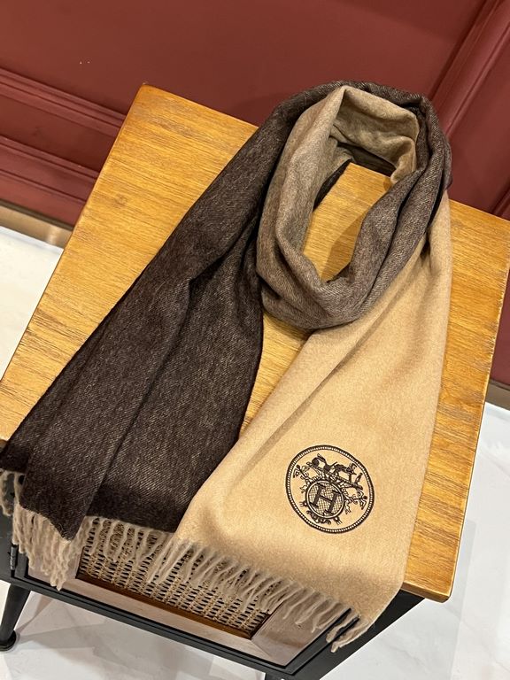 Too beautiful   Hermes beauty to scream   counter latest models   England and Europe and the United States model multi-color gradient is another that is fashionable and practical large scarf 