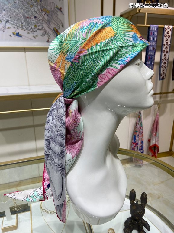 Silk new   bought said good-looking   recommended   [Tropical Rainforest 90] silk square scarf, the top process value   Hermes counter models     three-dimensional rendering of the pattern pattern in kind grade is extrem