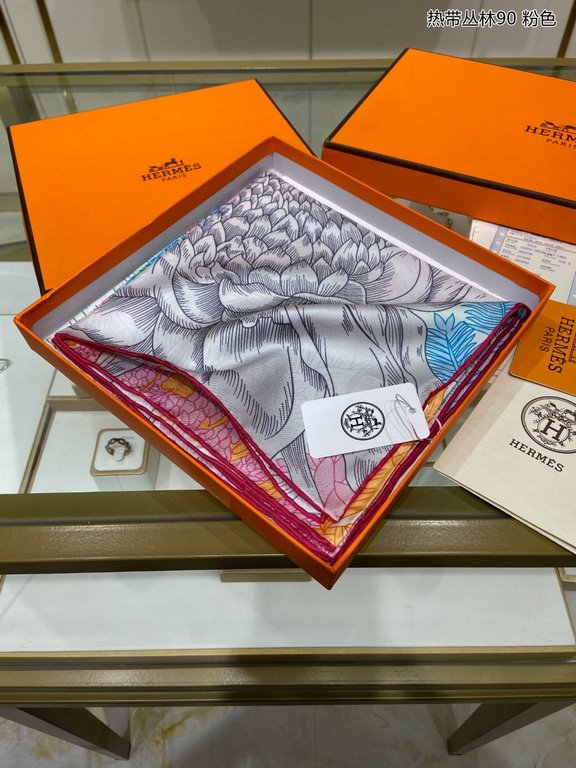 Silk new   bought said good-looking   recommended   [Tropical Rainforest 90] silk square scarf, the top process value   Hermes counter models     three-dimensional rendering of the pattern pattern in kind grade is extrem