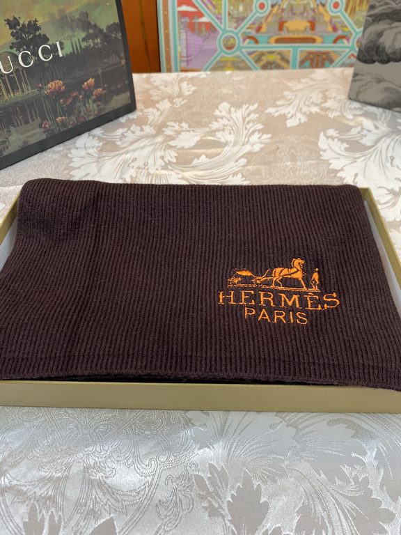 (Hermes) original quality Imperial Hall of Fame Extreme Donkey! Fall and winter counter in the sale of top cashmere knitted scarf. With exquisite simple pattern combination into a classic pattern beautiful to the extreme