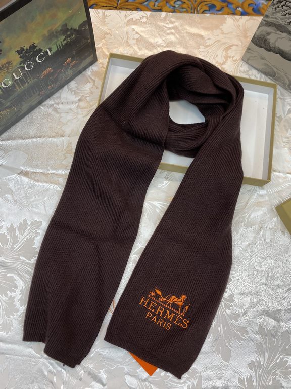 (Hermes) original quality Imperial Hall of Fame Extreme Donkey! Fall and winter counter in the sale of top cashmere knitted scarf. With exquisite simple pattern combination into a classic pattern beautiful to the extreme