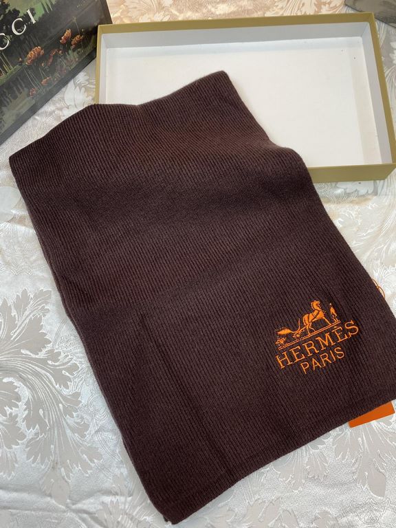 (Hermes) original quality Imperial Hall of Fame Extreme Donkey! Fall and winter counter in the sale of top cashmere knitted scarf. With exquisite simple pattern combination into a classic pattern beautiful to the extreme