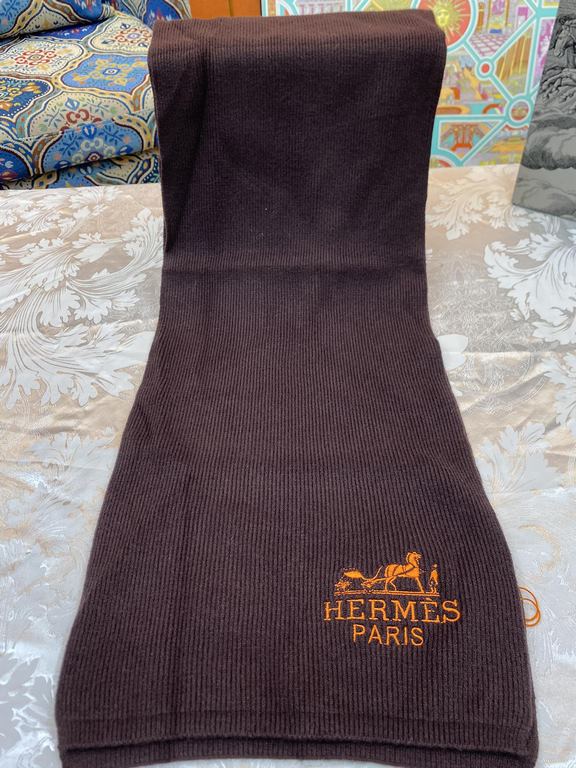 (Hermes) original quality Imperial Hall of Fame Extreme Donkey! Fall and winter counter in the sale of top cashmere knitted scarf. With exquisite simple pattern combination into a classic pattern beautiful to the extreme