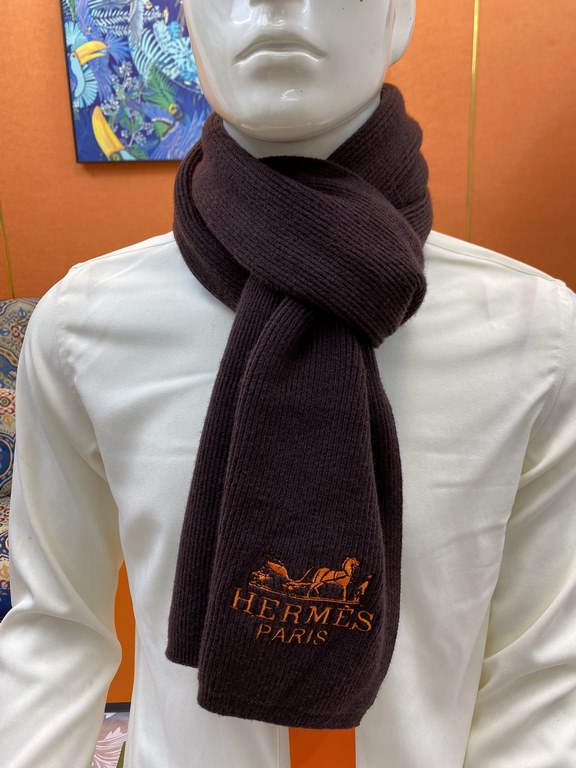 (Hermes) original quality Imperial Hall of Fame Extreme Donkey! Fall and winter counter in the sale of top cashmere knitted scarf. With exquisite simple pattern combination into a classic pattern beautiful to the extreme