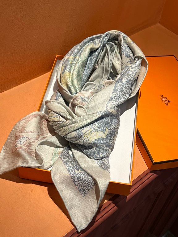 Hermes ~ autumn and winter with a sharp tool   top double-sided same color version of silk cashmere shawl! 1条等于2条】One shawl is equal to two】Point of view is wonderful, the pattern and color matching are super like, anoth