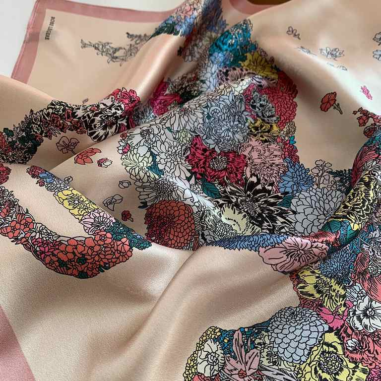 Hermes.100% Mulberry silk crepe de chine. Hundreds of small square scarf, ageing temperament and elegance, both as a headscarf, clothing with the other essential items, soft and comfortable skin-friendly, size5050