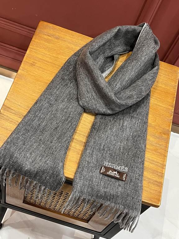 HERMFS [Hermes] Paris fashion show double-sided cashmere scarf! Using fine cashmere from the Mongolian plateau! The hand is full of fine velvet! The price is absolutely 100% affordable! Excellent embroidery craft! It's a