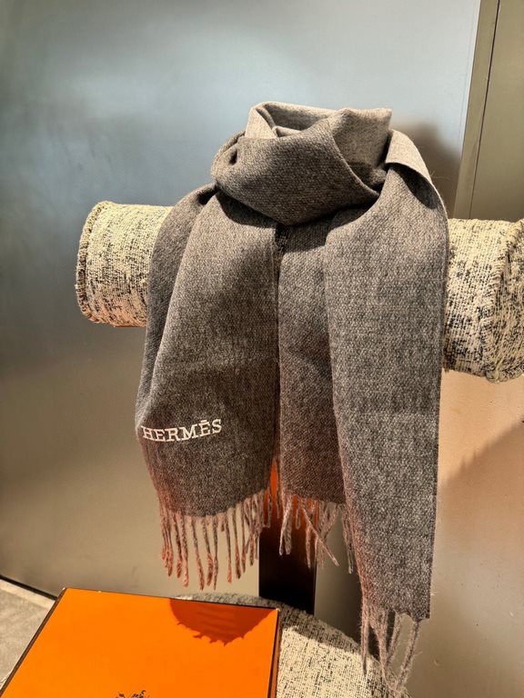 PriceHERMES   Hermes 2023 Paris fashion show business men and women universal double-sided cashmere shawl   OEM selected the best ultra-fine cashmere fibers for hand combing time-consuming and labor-intensive, and then s