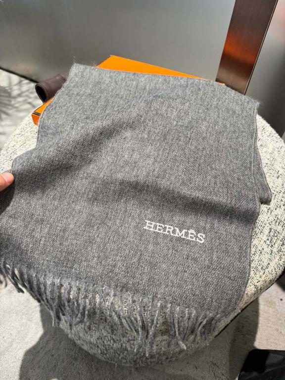 PriceHERMES   Hermes 2023 Paris fashion show business men and women universal double-sided cashmere shawl   OEM selected the best ultra-fine cashmere fibers for hand combing time-consuming and labor-intensive, and then s