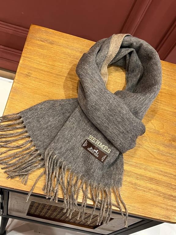 HERMFS [Hermes] Paris fashion show double-sided cashmere scarf! Using fine cashmere from the Mongolian plateau! The hand is full of fine velvet! The price is absolutely 100% affordable! Excellent embroidery craft! It's a