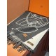 New at Hermes This scarf is woven in a delicate clashing jacquard and presents the Entrelacs Equestres horse head pattern designed by Geoff McFetridge. Size 40195cm.