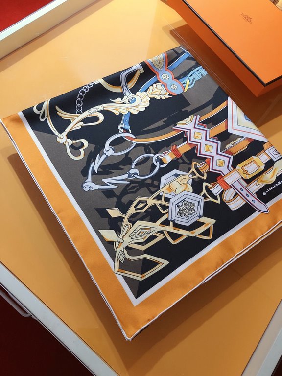 SHMS2325 Hermes [Reins and Fate] 90cm Silk Square Scarf  Have you heard of Clotho, Lachesis and AtroPos They are the three sisters of fate in Greek mythology, in charge of the thread of life, the distribution of destiny 