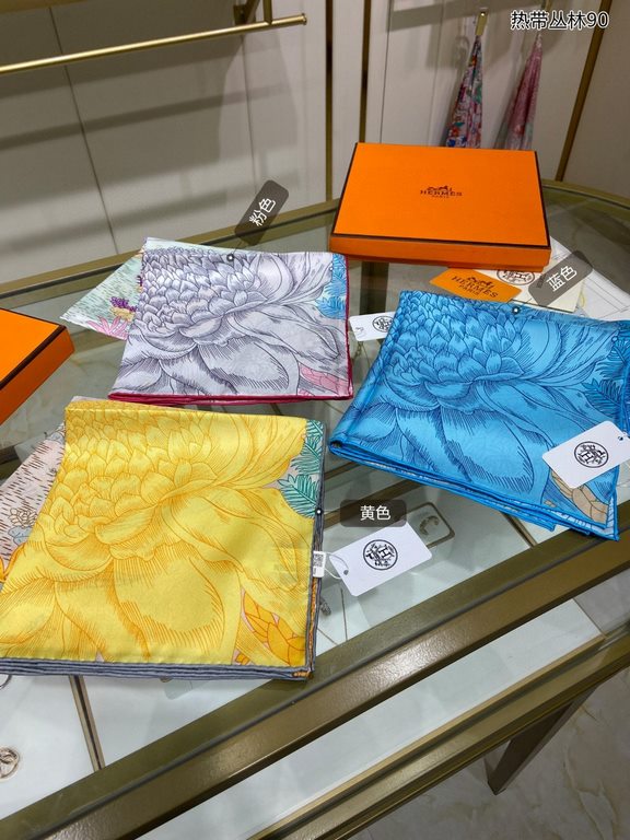 Silk new   bought said good-looking   recommended   [Tropical Rainforest 90] silk square scarf, the top process value   Hermes counter models     three-dimensional rendering of the pattern pattern in kind grade is extrem