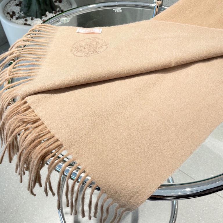 Price  2023 counter newest models   Hermes hot to come    top color weaving process   this process is only a big brand pure OEM factory only have the process  100% top quality silk cashmere   scarf   high cutting-edge pr