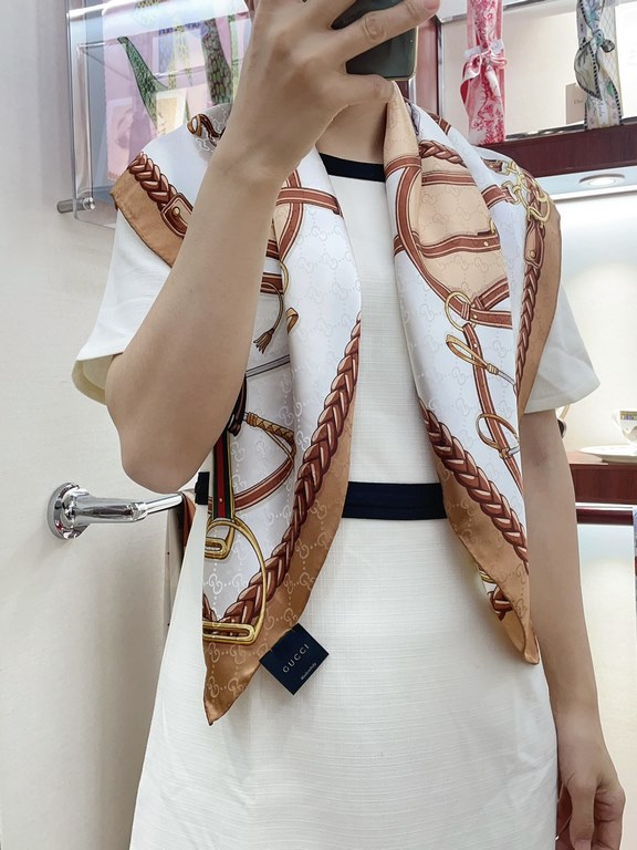 [Double-sided same color dark jacquard] GUCCi bought all say good-looking   Recommended   [GG Equestrian World Printing 90] Silk square scarf, the top craftsmanship is superb value   Hermès counter explosive    three-dim