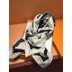 Price What is the meaning of high-end luxury products ~~ Double-sided heterochromatic velvet square scarfHermes [silk scarf adventureUnusual, high-class and elegant! Very lifting! Forever plus points H fall and winter si