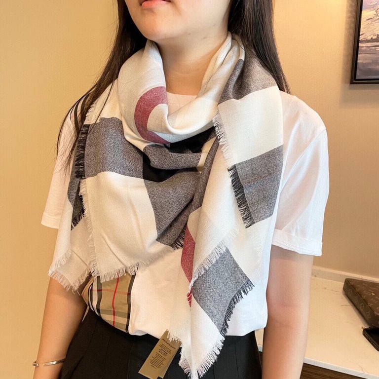 Price Burberry Burberry classic counter models, counter synchronization Ultra-thin cashmere plaid square scarf spot seconds Closet must-have classic models VI price   Recommended! Early fall classic barber cashmere barbe