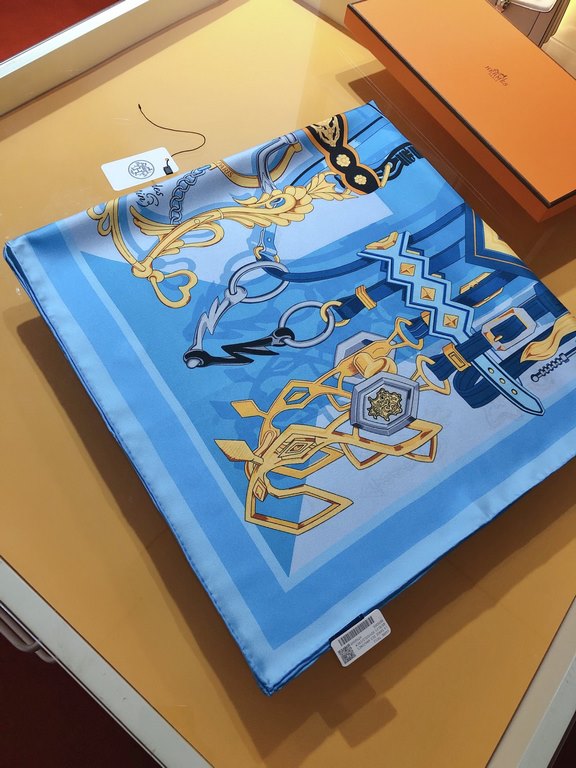 SHMS2321 ORIGINAL ORIGINAL HERMES [Reins and Fate] 90cm Silk Square Scarf  Have you ever heard of Clotho, Lachesis and AtroPos They are the three sisters of fate in Greek mythology, in charge of the thread of life, the d