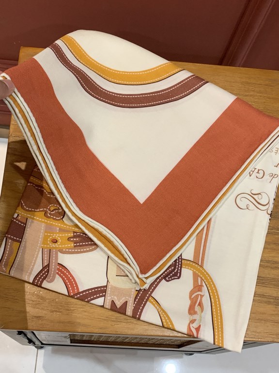 New models are said to look good Hermes silk cashmere square scarf, gorgeous bridle, 140  140cm, double-sided same color printing, high-end heavyweight silk cashmere fabric, front and back effects of the same, 70% cashme