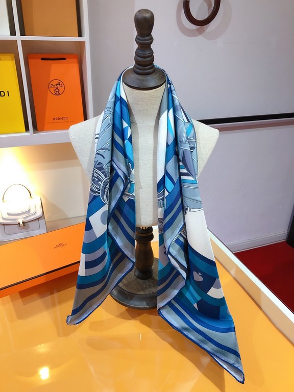 SHMS2337 Original HERMES [Mechanical Lekopo] 90cm Silk Square Towel  Obviously, the Mechanical Lekopo is a steed with a difference. It resembles the hero of a Japanese anime, leaving the familiar stables and entering a d