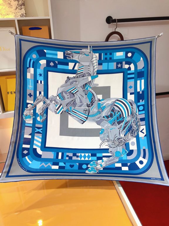 SHMS2337 Original HERMES [Mechanical Lekopo] 90cm Silk Square Towel  Obviously, the Mechanical Lekopo is a steed with a difference. It resembles the hero of a Japanese anime, leaving the familiar stables and entering a d