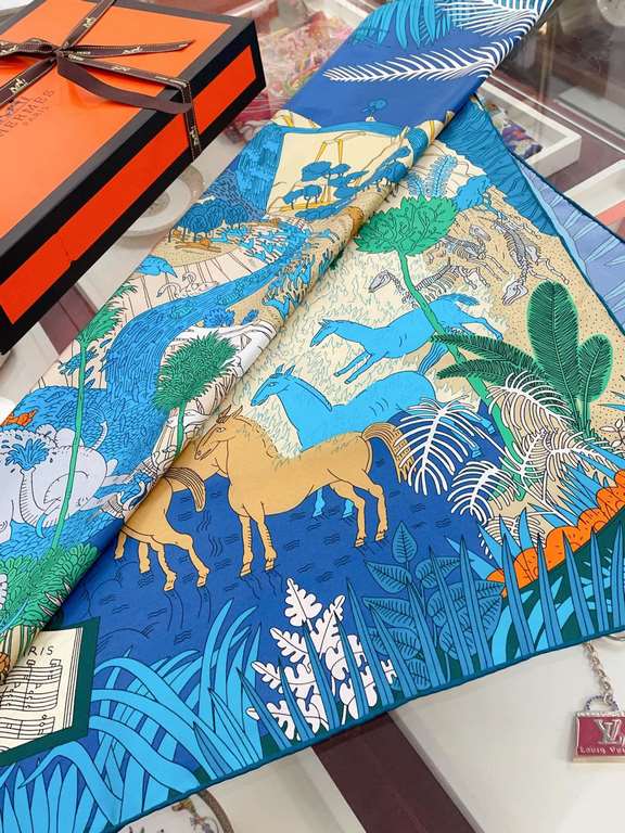 HERMES silk new     bought all say good-looking   Recommended  [Animal Carnival 90] silk small square scarf, the top craft super value   Hermes counter pop    three-dimensional rendering of the pattern pattern in kind of