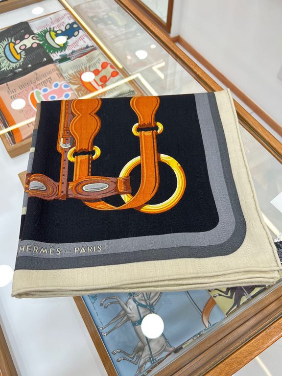 [Both sides of the same color] Extreme Hermes Hall of Fame Royal Recommended   best quality, beautiful fried Oh ~ [training collection square scarf] a total of three colors. High-end velvet square scarf   simple and fait