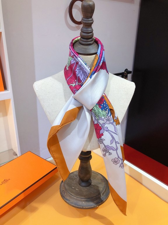 SHMS2301 First come, first served  Hermès [Fluttering Flower Clothes] 90cm Silk Square Scarf  Spring is in the air, and a stallion rises up with its hooves raised in a proud manner, just like the muse, Flora, the Goddess